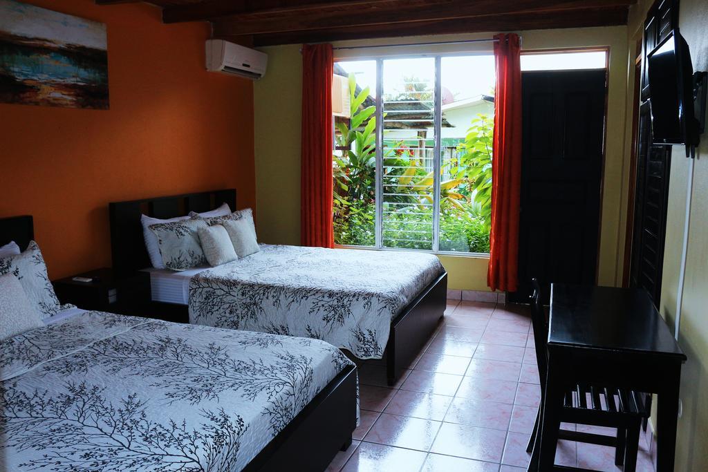 Hotel Las Flores Fortuna La Fortuna Esterno foto