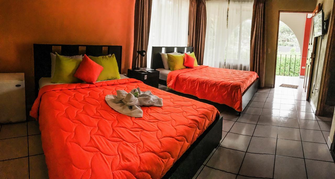 Hotel Las Flores Fortuna La Fortuna Esterno foto